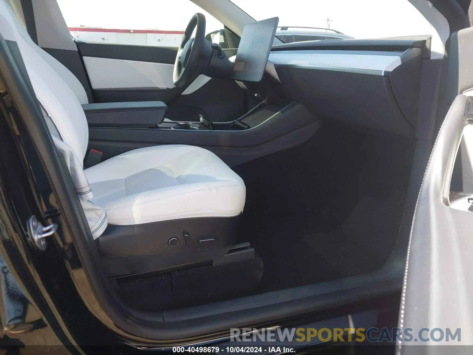 5 Photograph of a damaged car 5YJYGDEF2MF097986 TESLA MODEL Y 2021