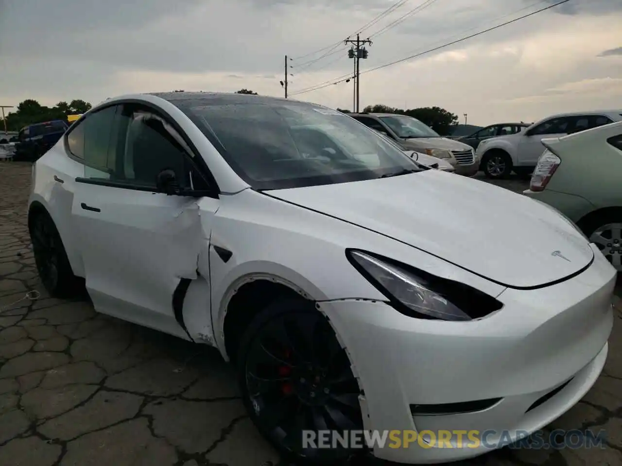 9 Photograph of a damaged car 5YJYGDEF2MF124460 TESLA MODEL Y 2021