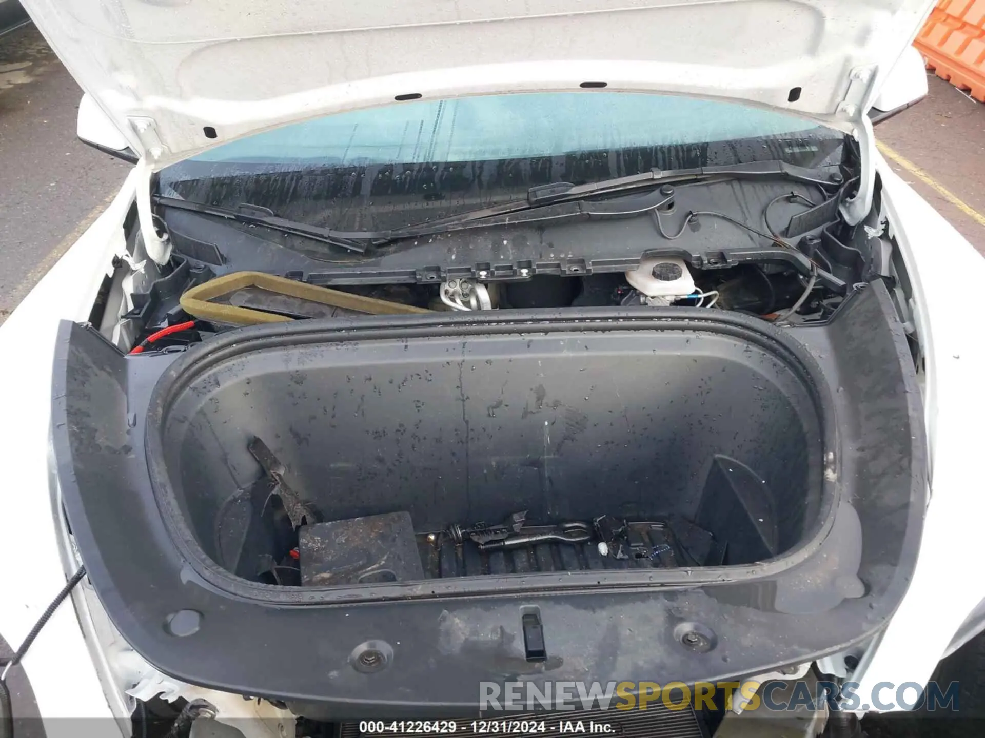 10 Photograph of a damaged car 5YJYGDEF2MF133739 TESLA MODEL Y 2021