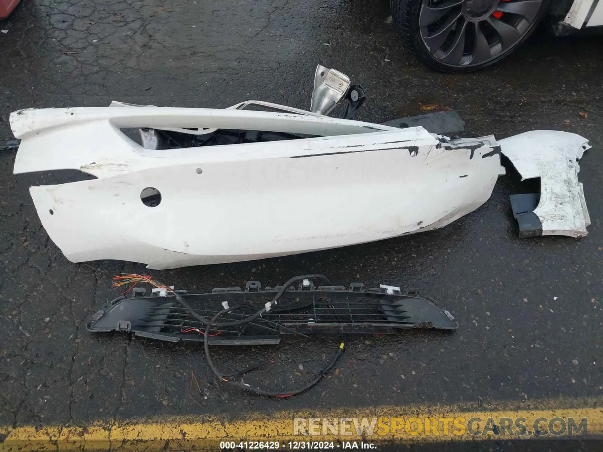 11 Photograph of a damaged car 5YJYGDEF2MF133739 TESLA MODEL Y 2021