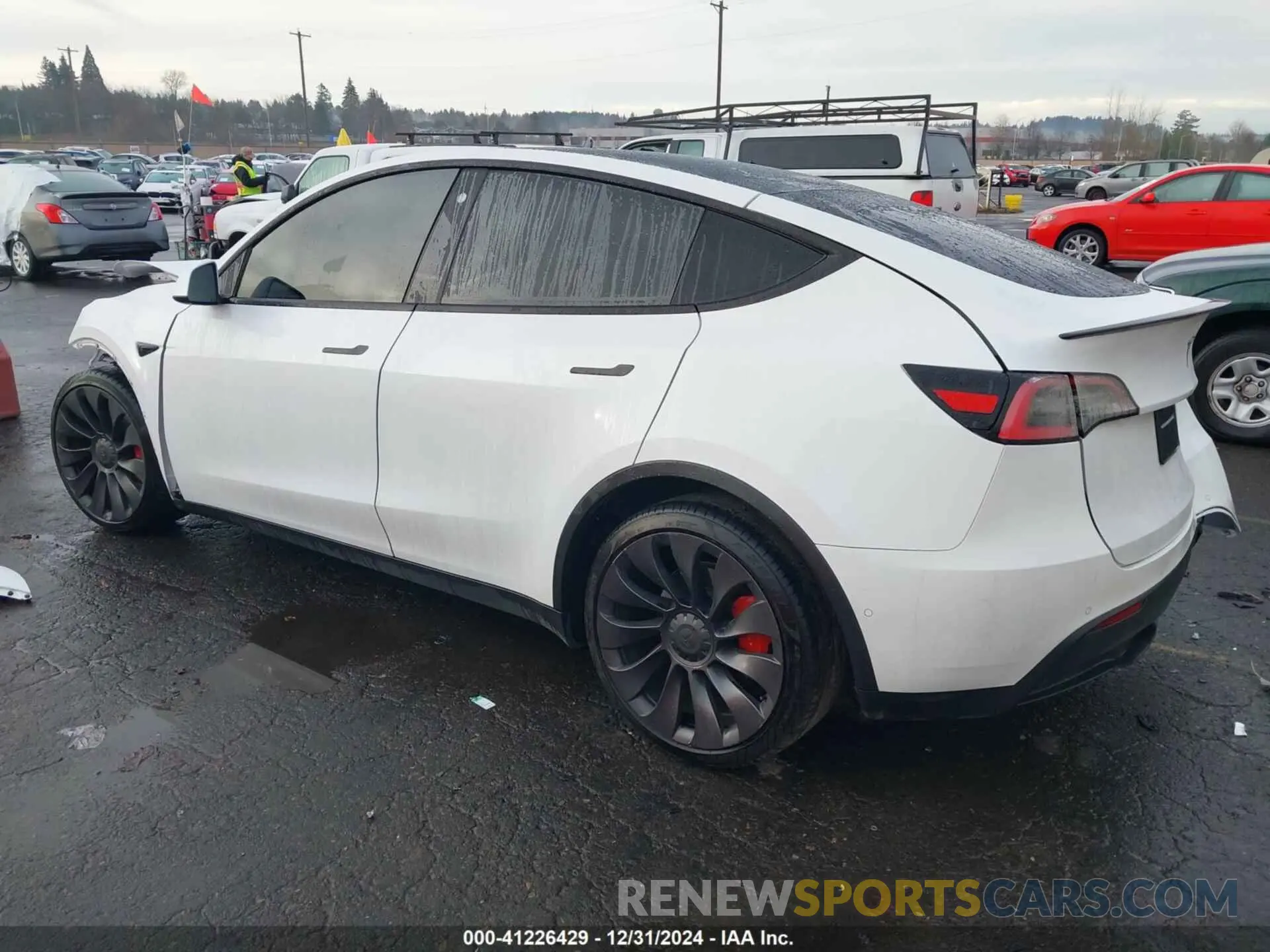 3 Photograph of a damaged car 5YJYGDEF2MF133739 TESLA MODEL Y 2021