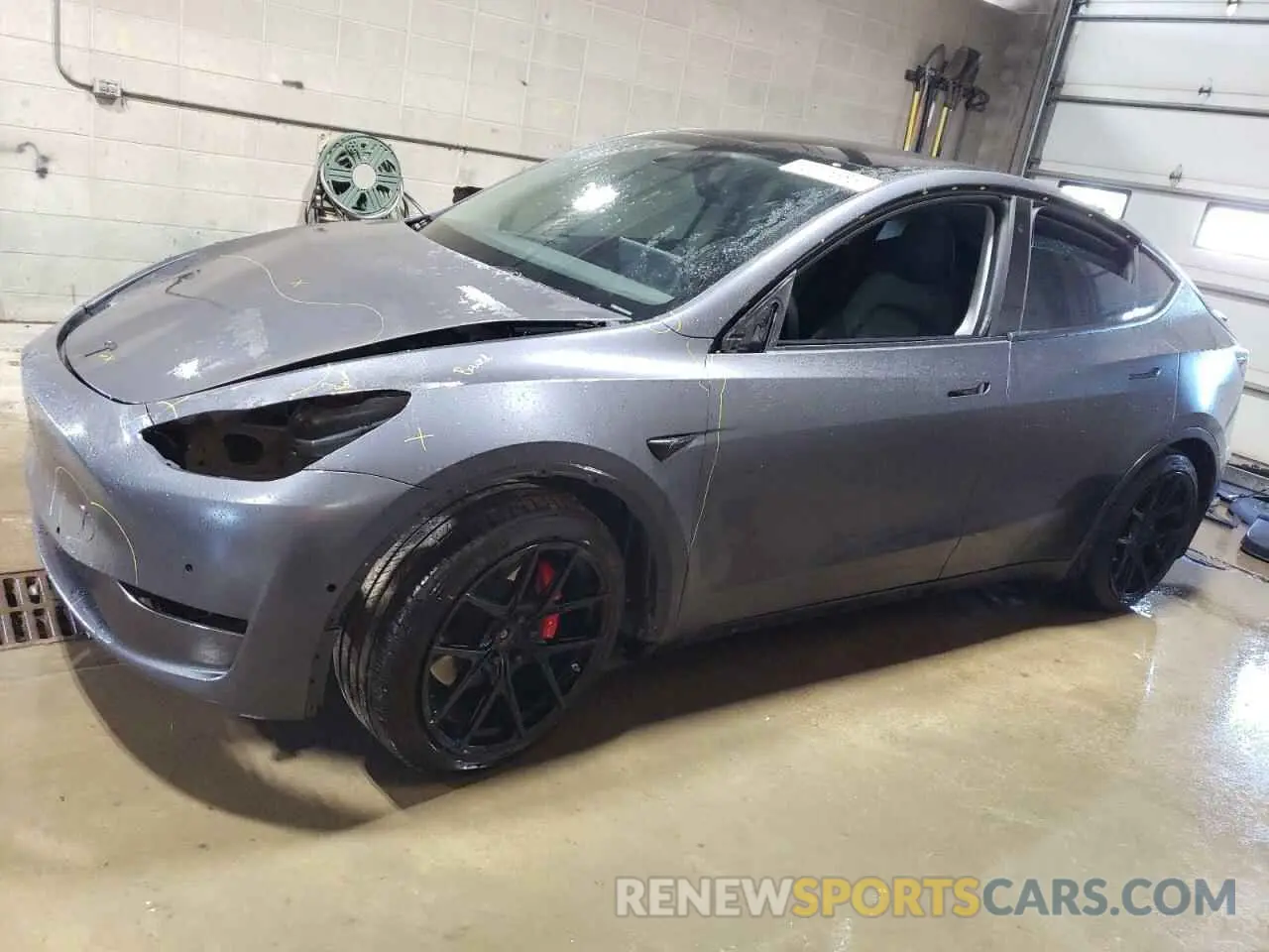 1 Photograph of a damaged car 5YJYGDEF2MF134700 TESLA MODEL Y 2021