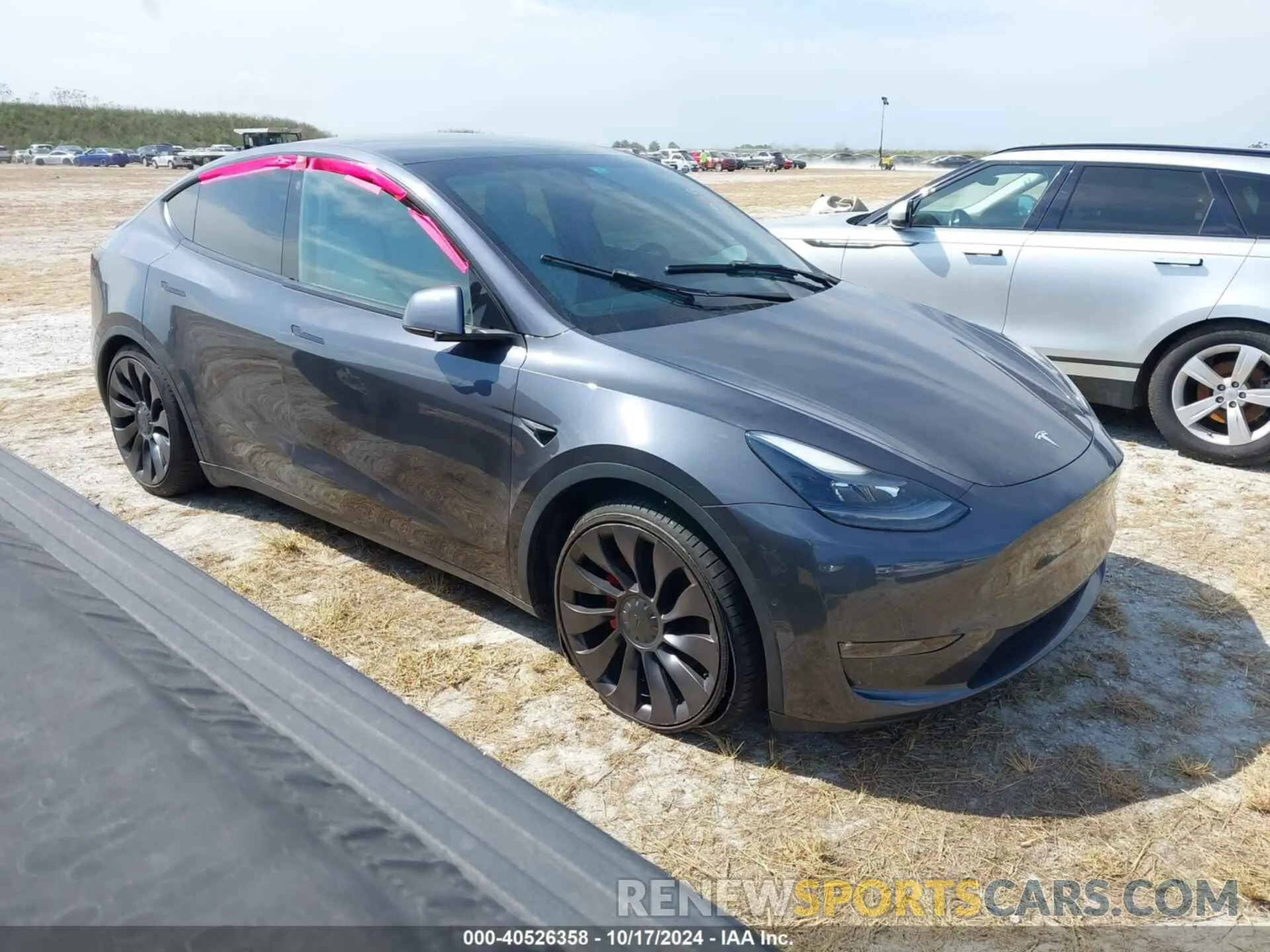 1 Photograph of a damaged car 5YJYGDEF2MF141002 TESLA MODEL Y 2021