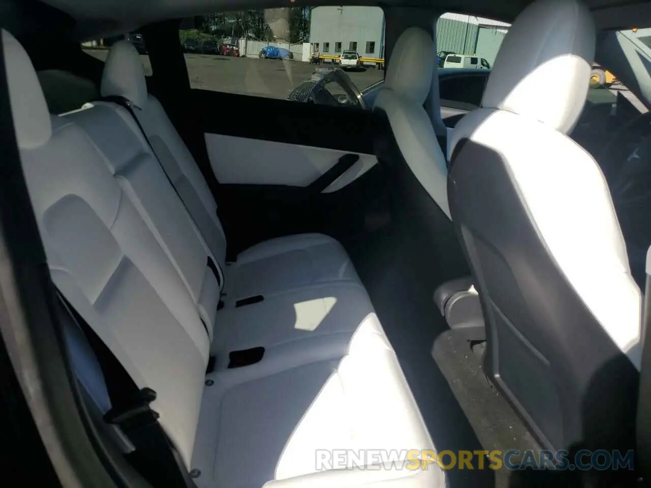 10 Photograph of a damaged car 5YJYGDEF2MF197103 TESLA MODEL Y 2021