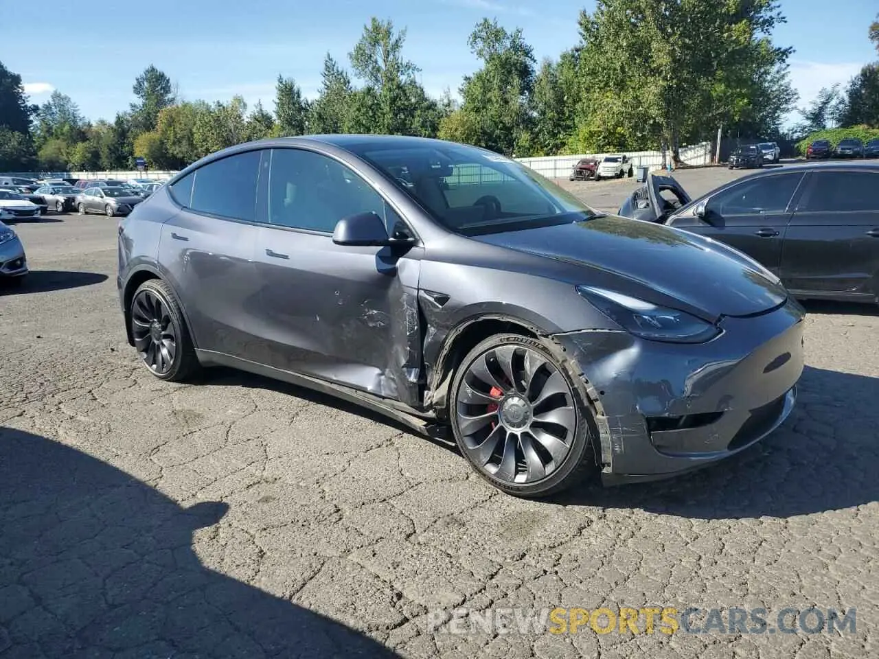 4 Photograph of a damaged car 5YJYGDEF2MF197103 TESLA MODEL Y 2021
