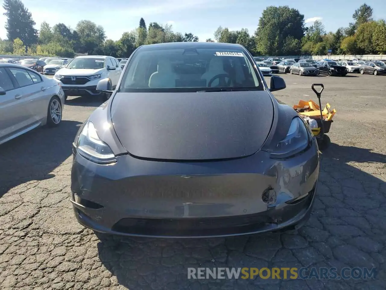 5 Photograph of a damaged car 5YJYGDEF2MF197103 TESLA MODEL Y 2021