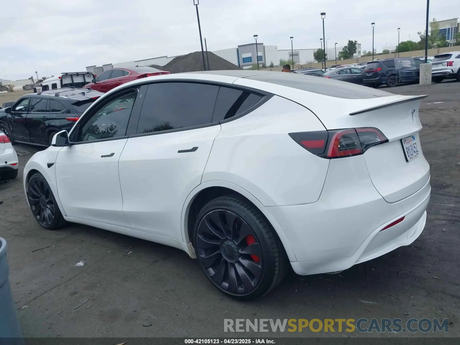 15 Photograph of a damaged car 5YJYGDEF2MF269773 TESLA MODEL Y 2021