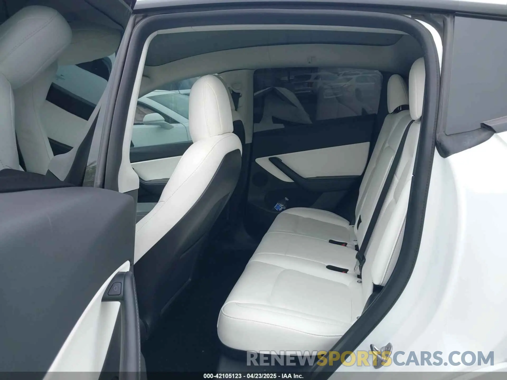 8 Photograph of a damaged car 5YJYGDEF2MF269773 TESLA MODEL Y 2021