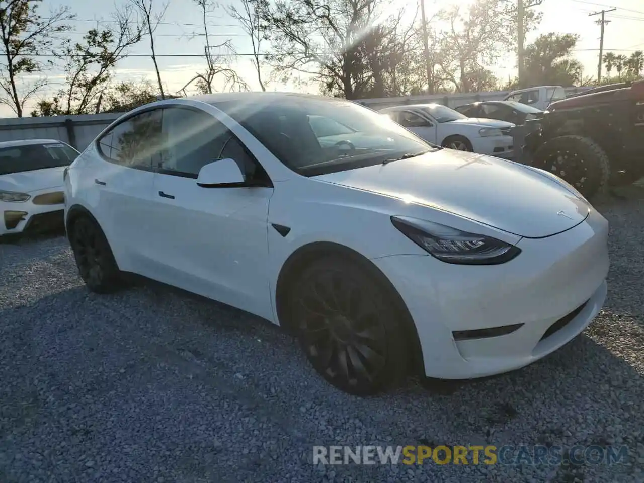 4 Photograph of a damaged car 5YJYGDEF3MF075608 TESLA MODEL Y 2021