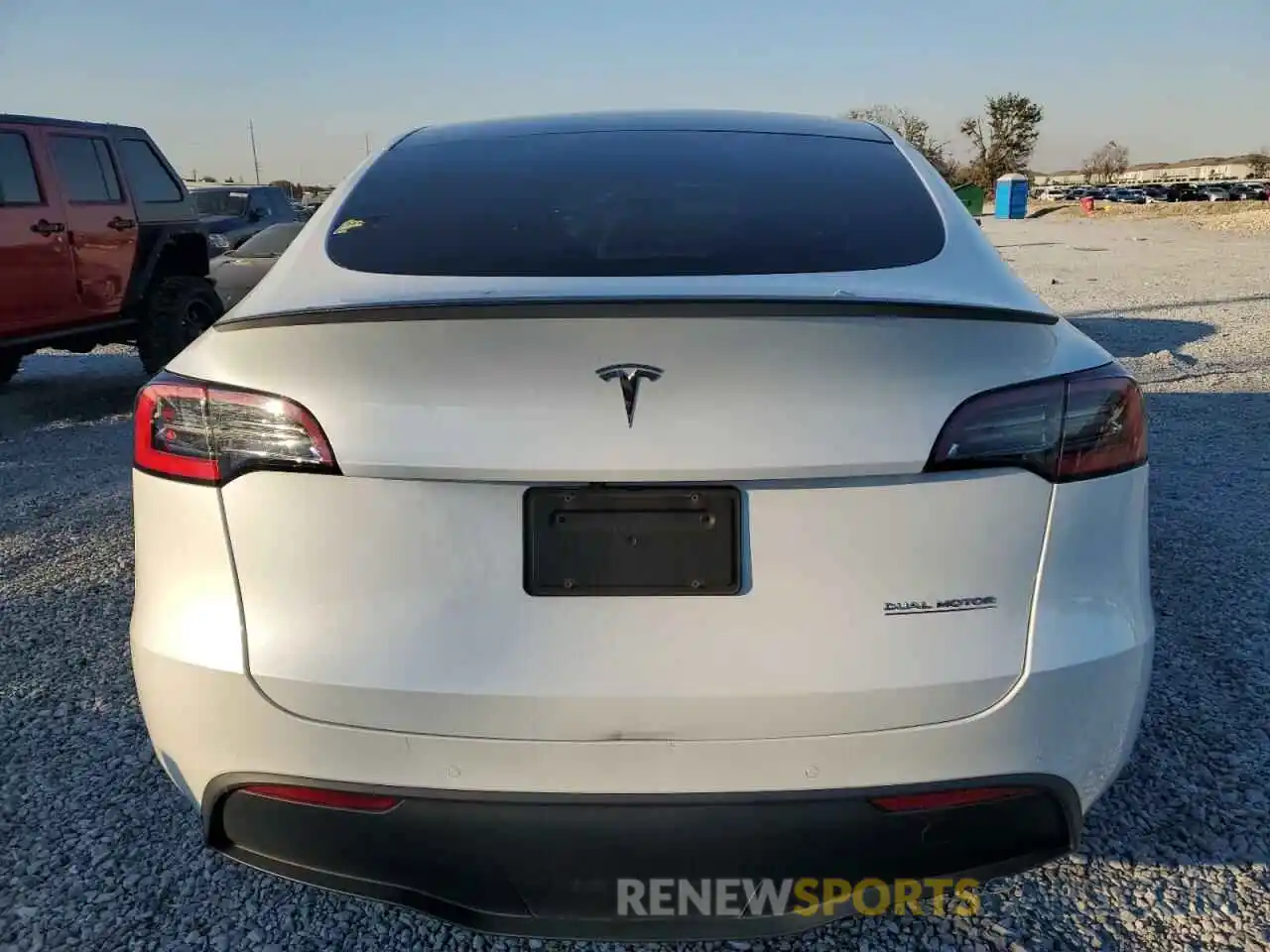 6 Photograph of a damaged car 5YJYGDEF3MF075608 TESLA MODEL Y 2021