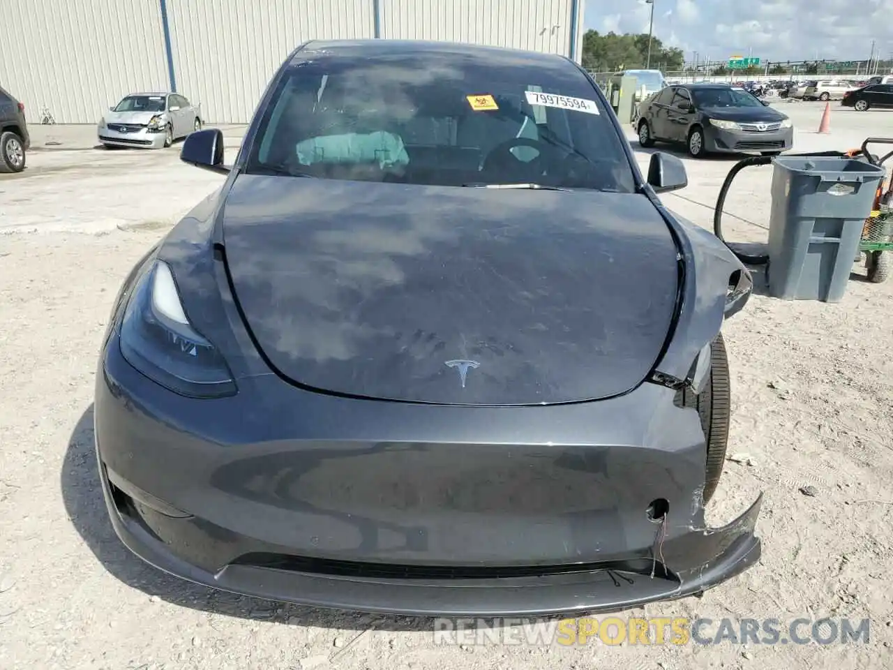 5 Photograph of a damaged car 5YJYGDEF3MF252657 TESLA MODEL Y 2021