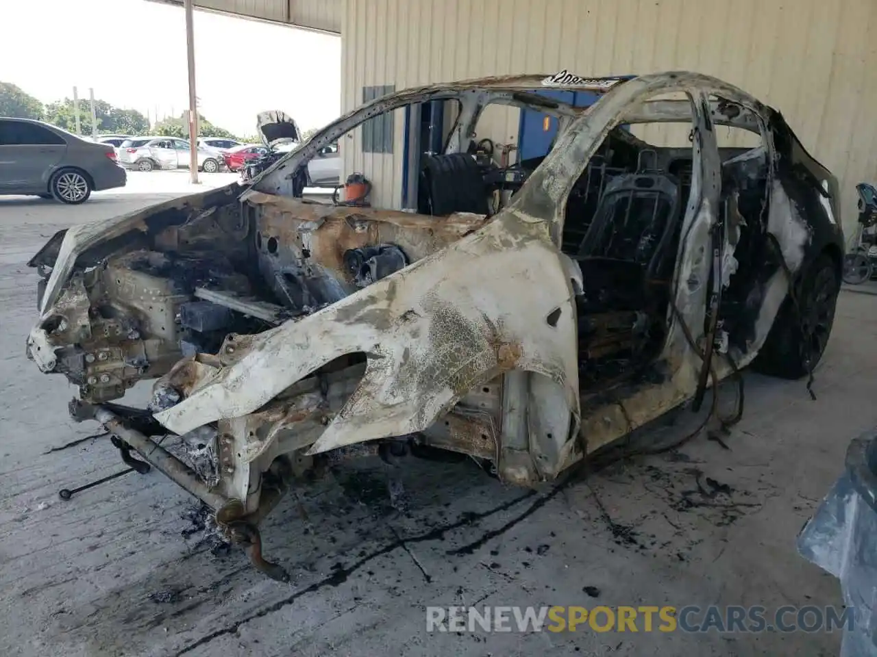 2 Photograph of a damaged car 5YJYGDEF3MF270060 TESLA MODEL Y 2021