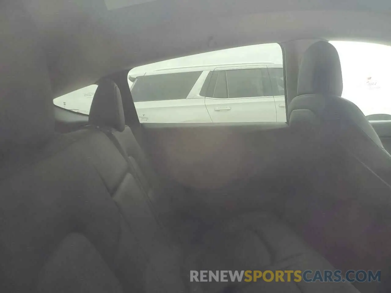 10 Photograph of a damaged car 5YJYGDEF3MF302702 TESLA MODEL Y 2021
