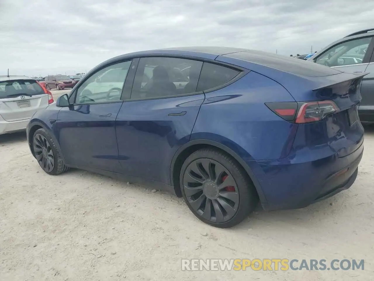 2 Photograph of a damaged car 5YJYGDEF3MF302702 TESLA MODEL Y 2021