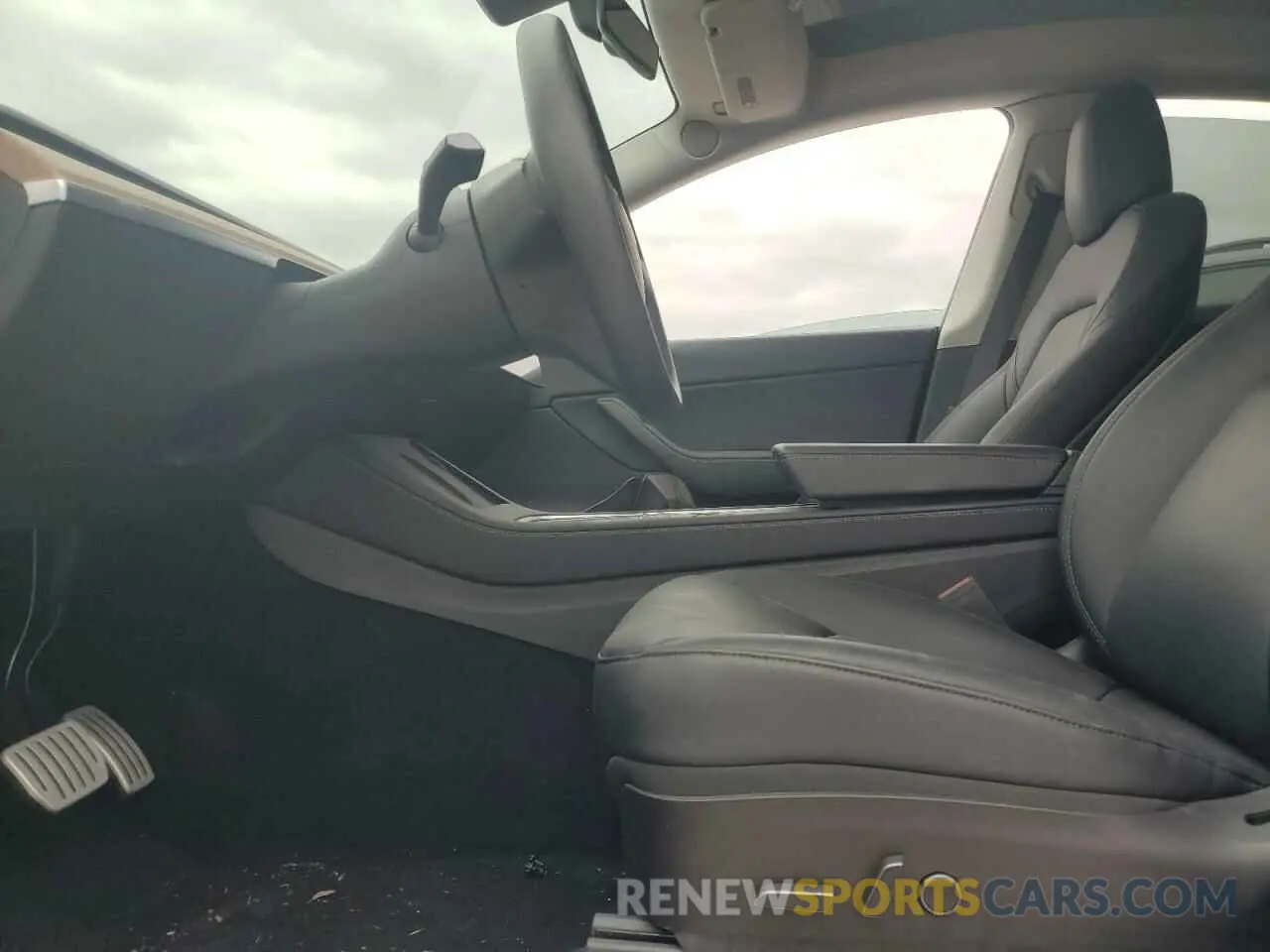 7 Photograph of a damaged car 5YJYGDEF3MF302702 TESLA MODEL Y 2021