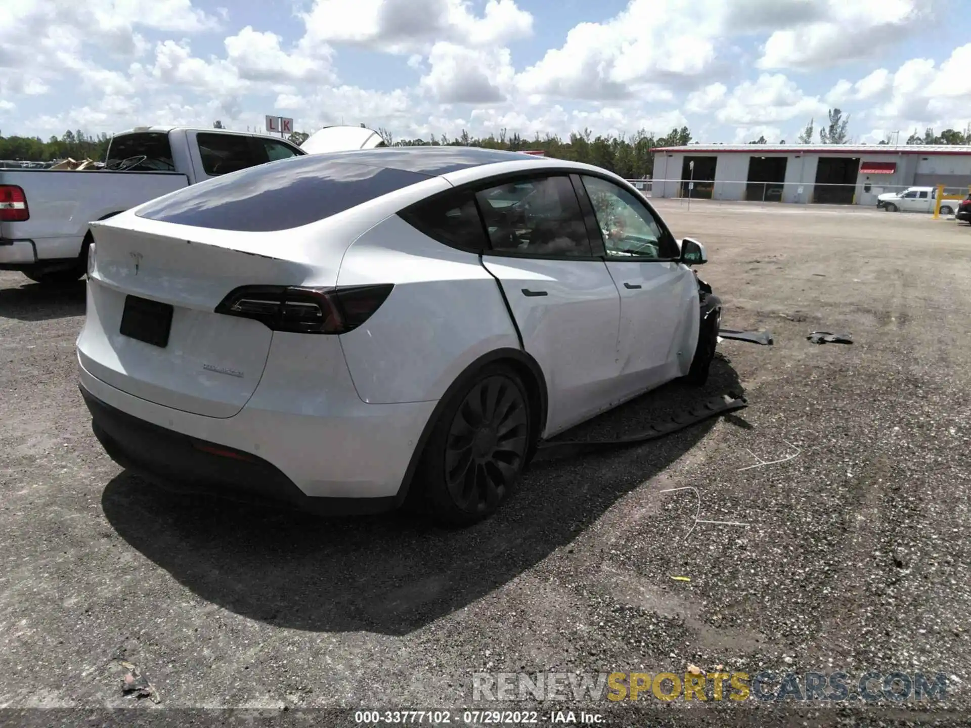 4 Photograph of a damaged car 5YJYGDEF3MF304756 TESLA MODEL Y 2021