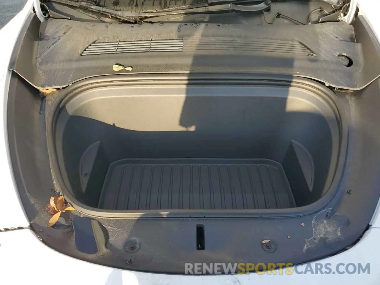 12 Photograph of a damaged car 5YJYGDEF4MF137243 TESLA MODEL Y 2021