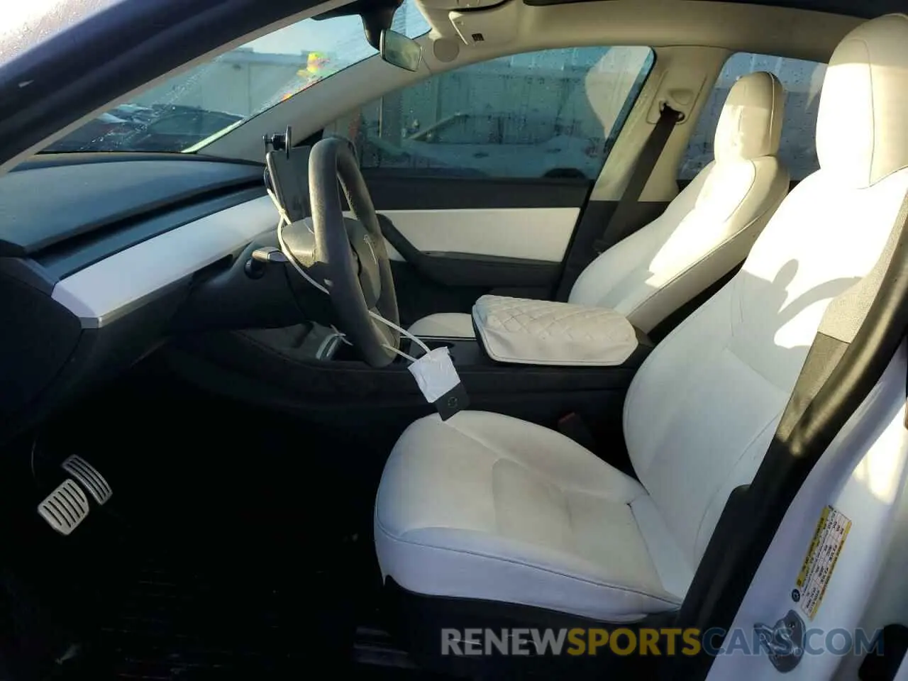 7 Photograph of a damaged car 5YJYGDEF4MF137243 TESLA MODEL Y 2021