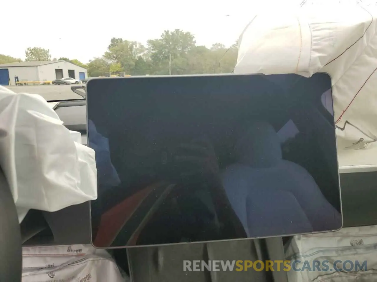 9 Photograph of a damaged car 5YJYGDEF4MF139588 TESLA MODEL Y 2021