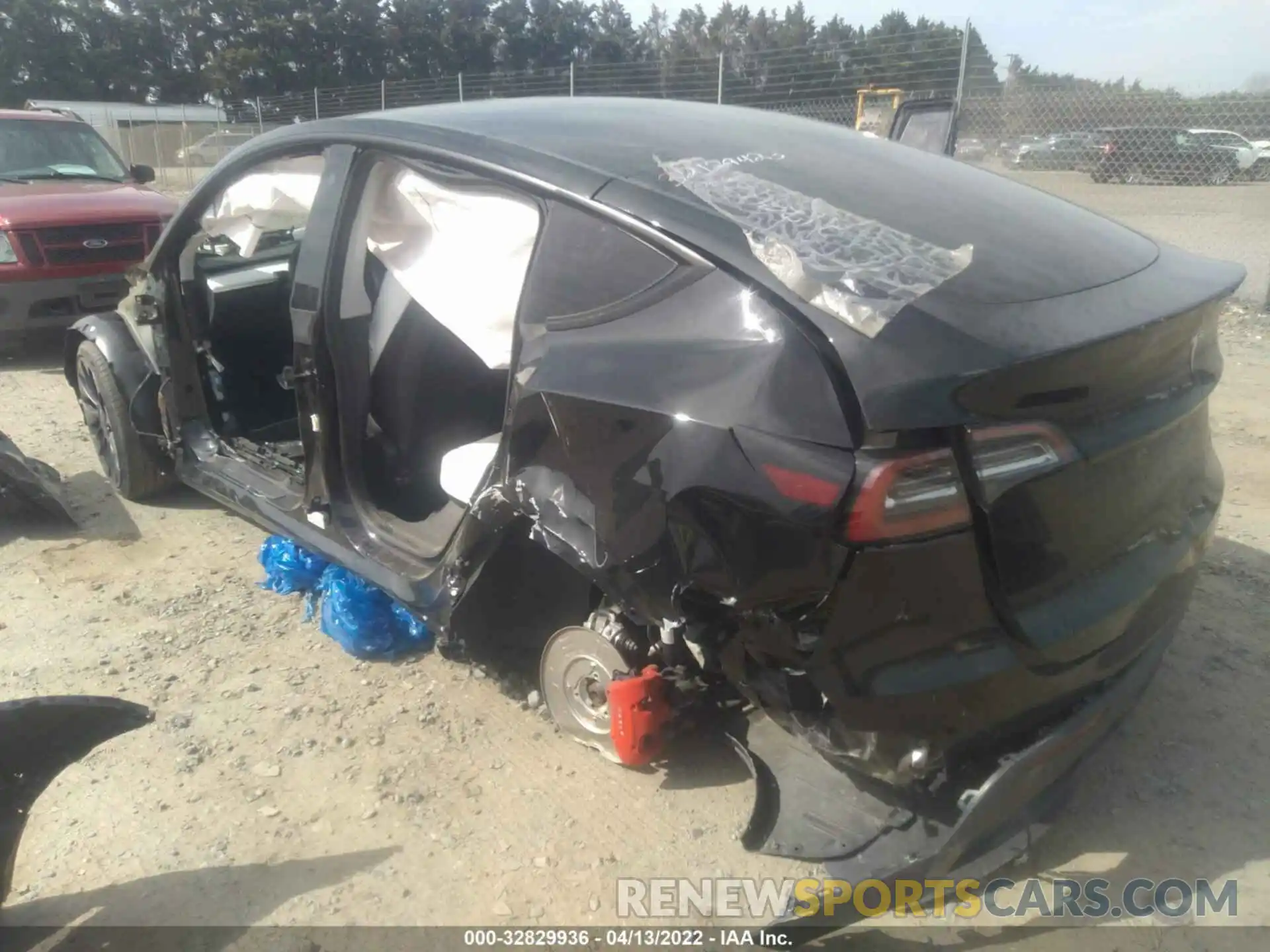 3 Photograph of a damaged car 5YJYGDEF4MF178553 TESLA MODEL Y 2021