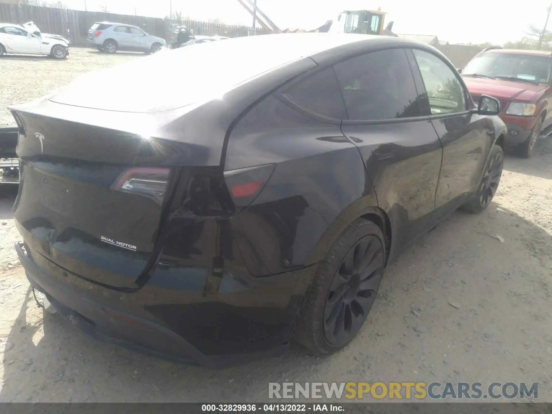 4 Photograph of a damaged car 5YJYGDEF4MF178553 TESLA MODEL Y 2021