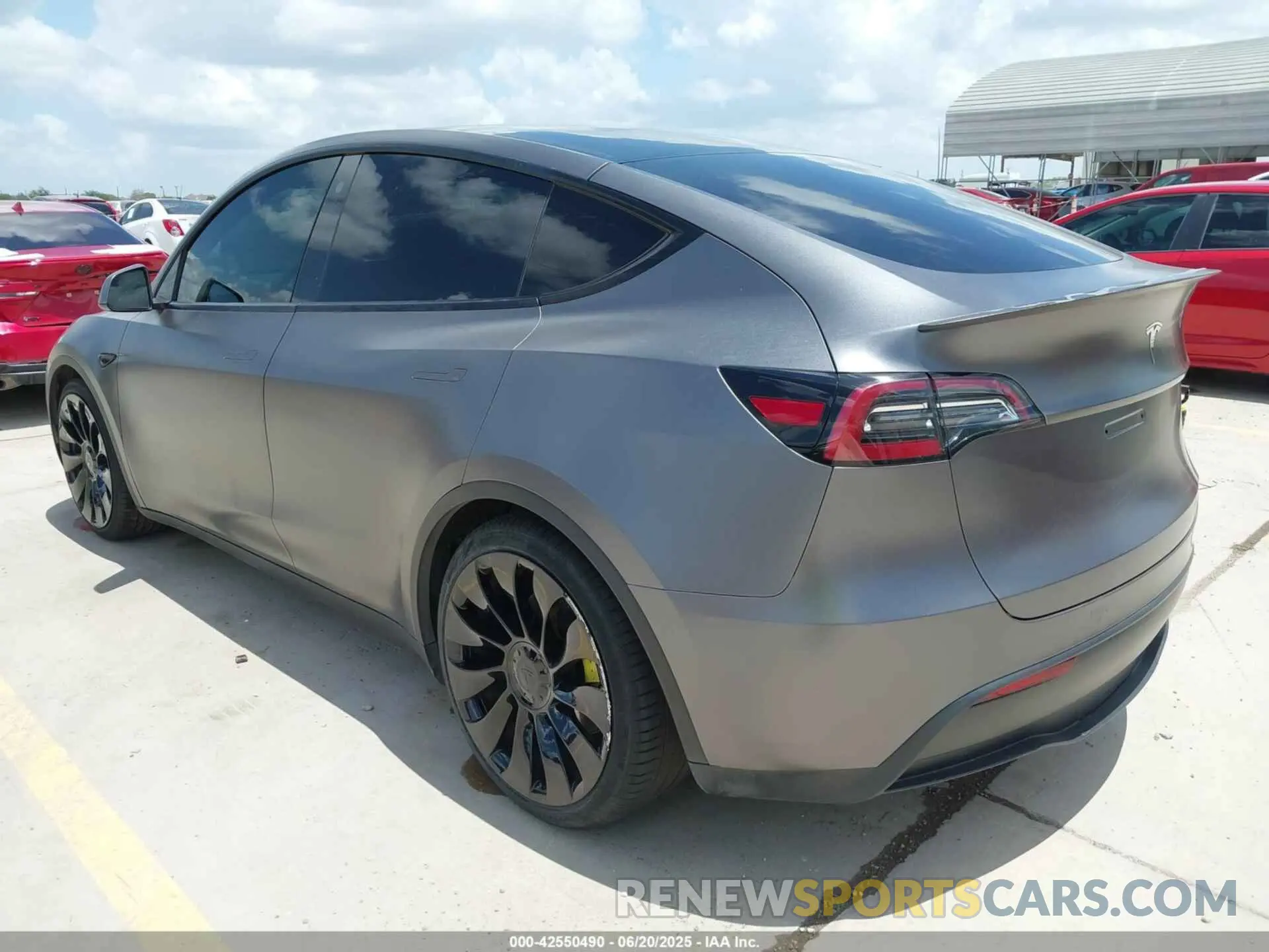 3 Photograph of a damaged car 5YJYGDEF4MF189438 TESLA MODEL Y 2021