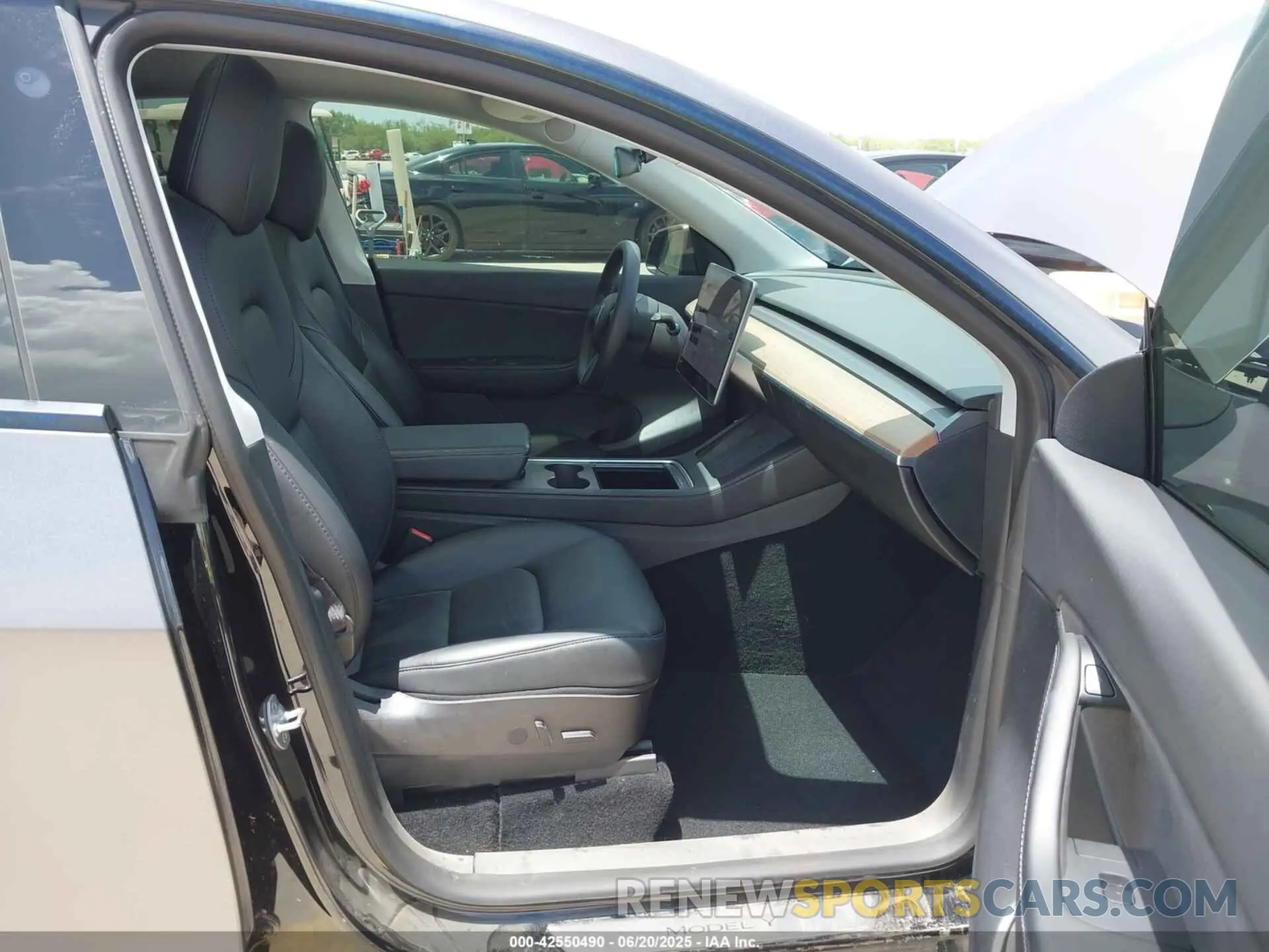 5 Photograph of a damaged car 5YJYGDEF4MF189438 TESLA MODEL Y 2021
