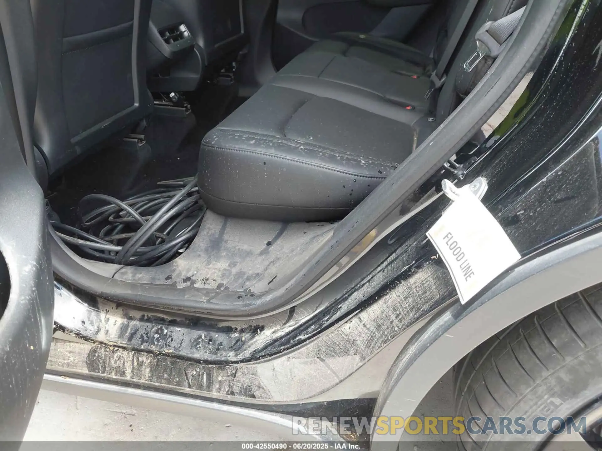 6 Photograph of a damaged car 5YJYGDEF4MF189438 TESLA MODEL Y 2021