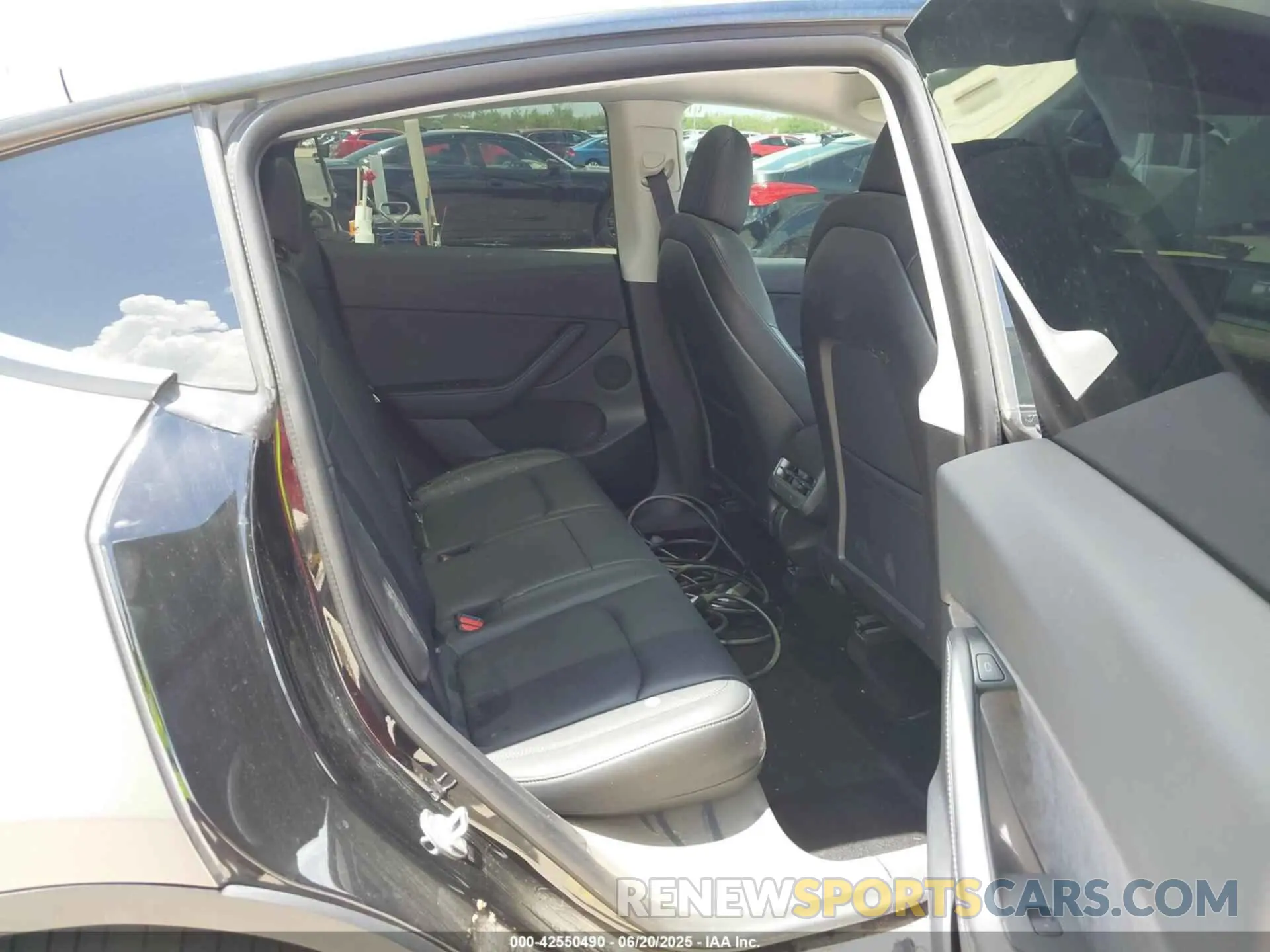 8 Photograph of a damaged car 5YJYGDEF4MF189438 TESLA MODEL Y 2021