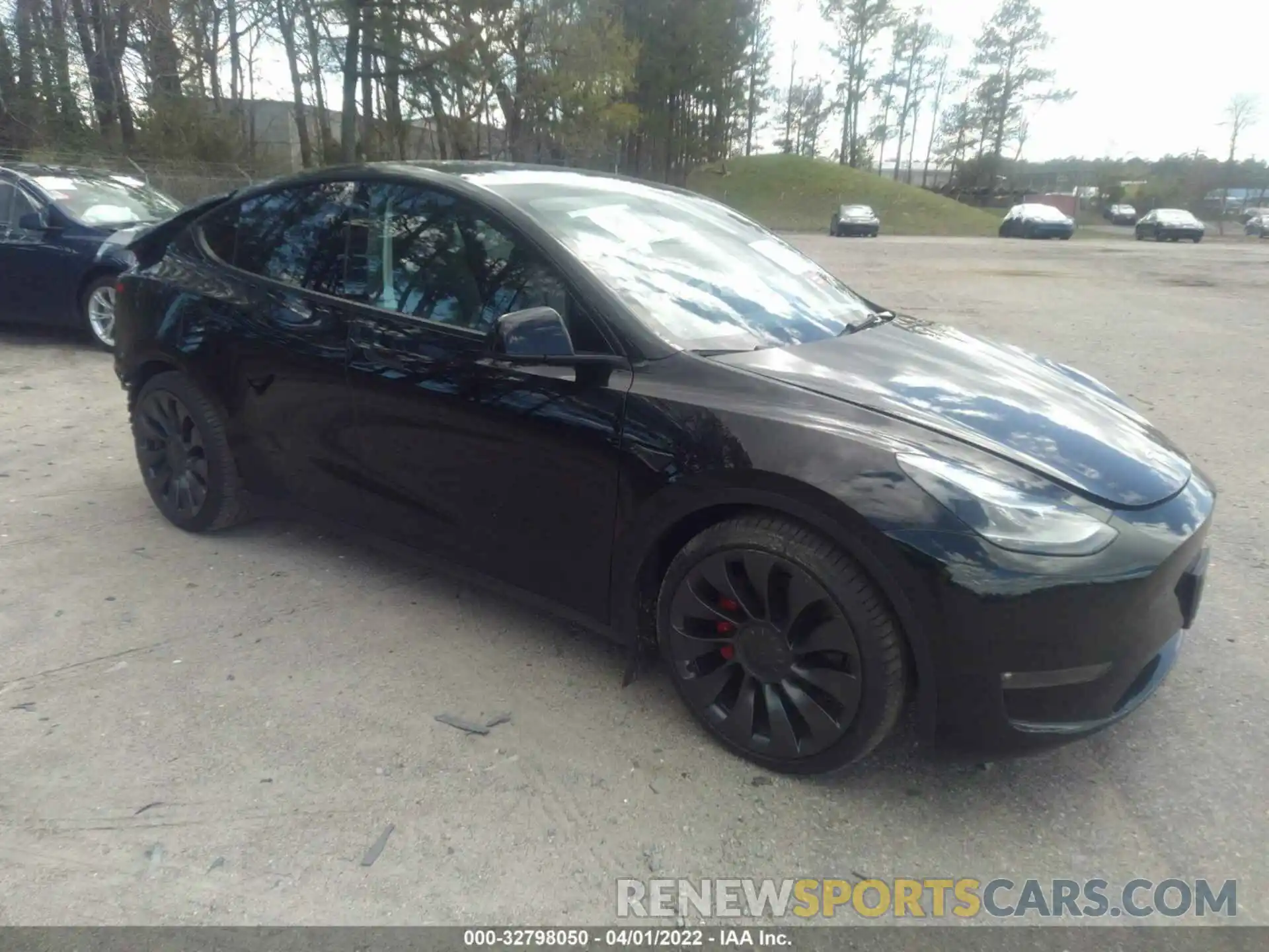 1 Photograph of a damaged car 5YJYGDEF4MF197393 TESLA MODEL Y 2021