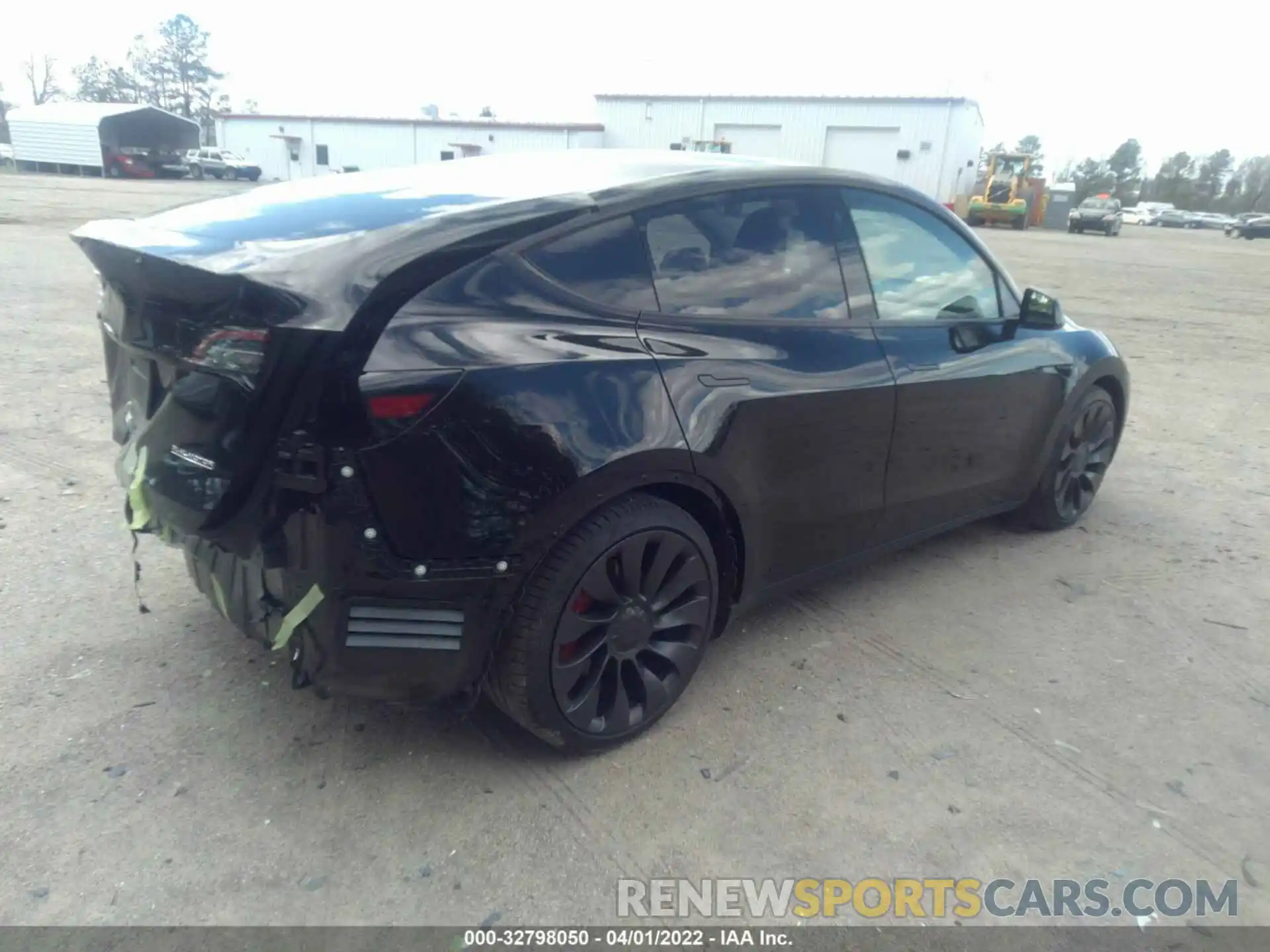 4 Photograph of a damaged car 5YJYGDEF4MF197393 TESLA MODEL Y 2021