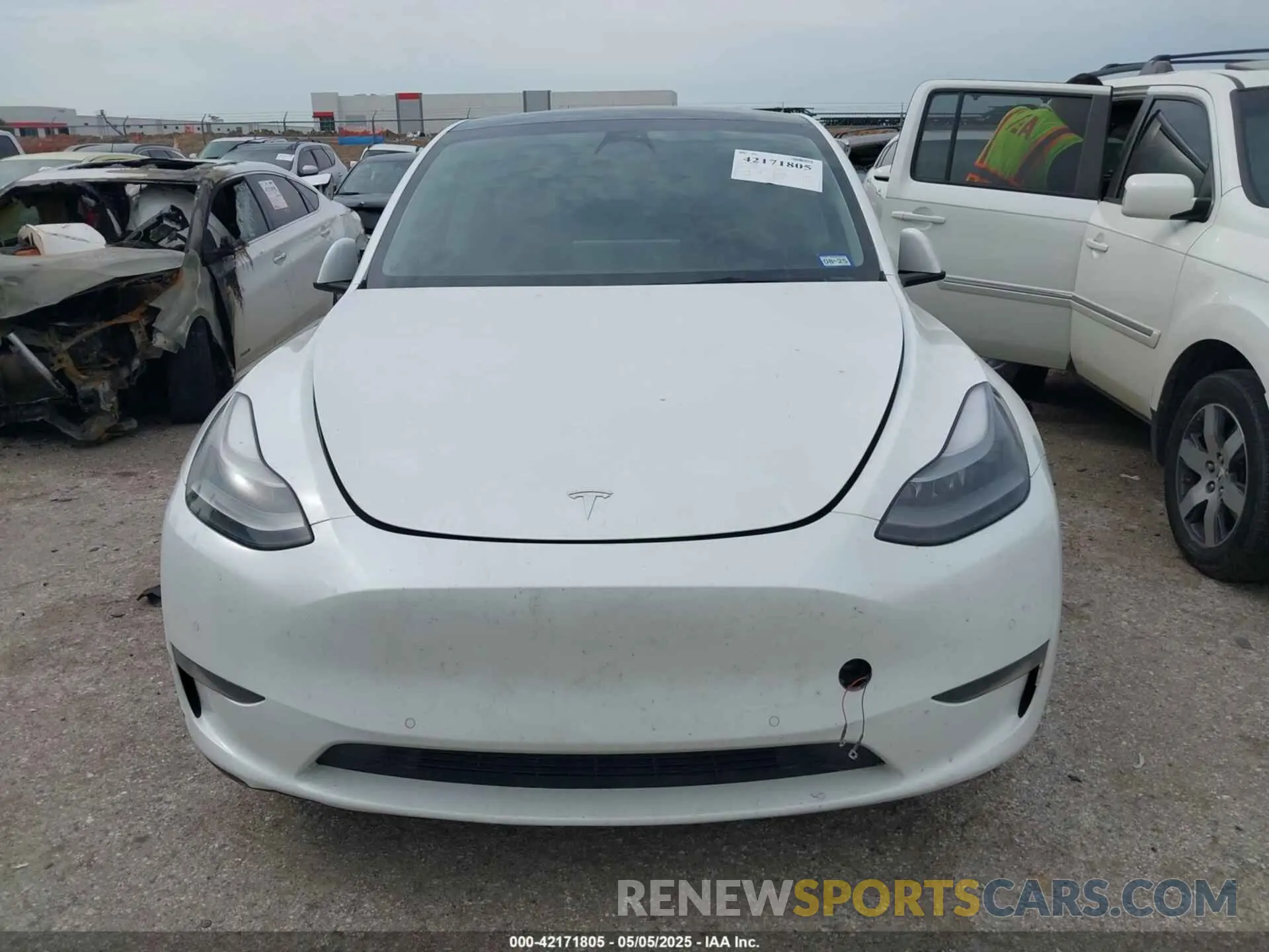 11 Photograph of a damaged car 5YJYGDEF4MF250206 TESLA MODEL Y 2021