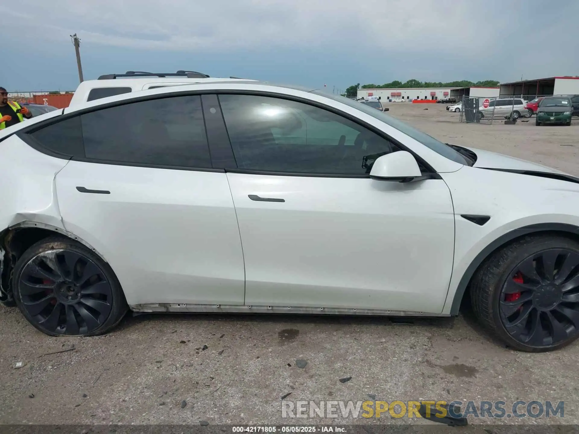 12 Photograph of a damaged car 5YJYGDEF4MF250206 TESLA MODEL Y 2021