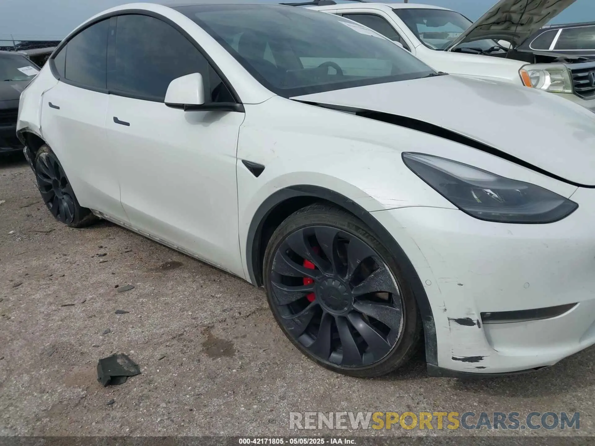 18 Photograph of a damaged car 5YJYGDEF4MF250206 TESLA MODEL Y 2021