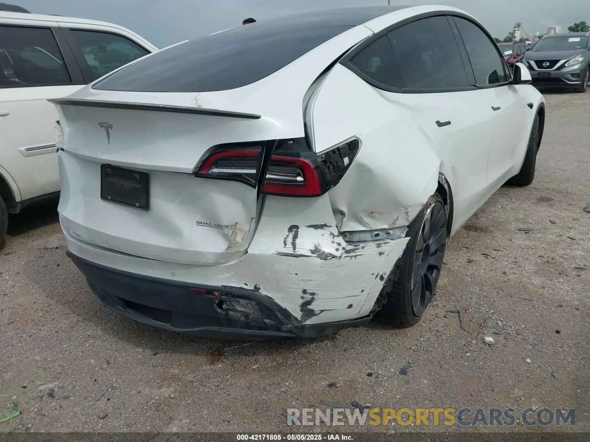 6 Photograph of a damaged car 5YJYGDEF4MF250206 TESLA MODEL Y 2021