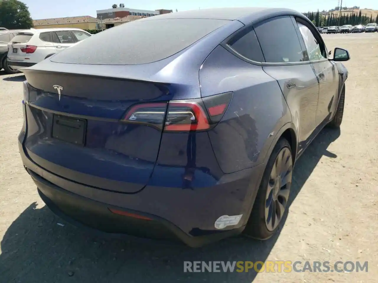 4 Photograph of a damaged car 5YJYGDEF5MF134075 TESLA MODEL Y 2021