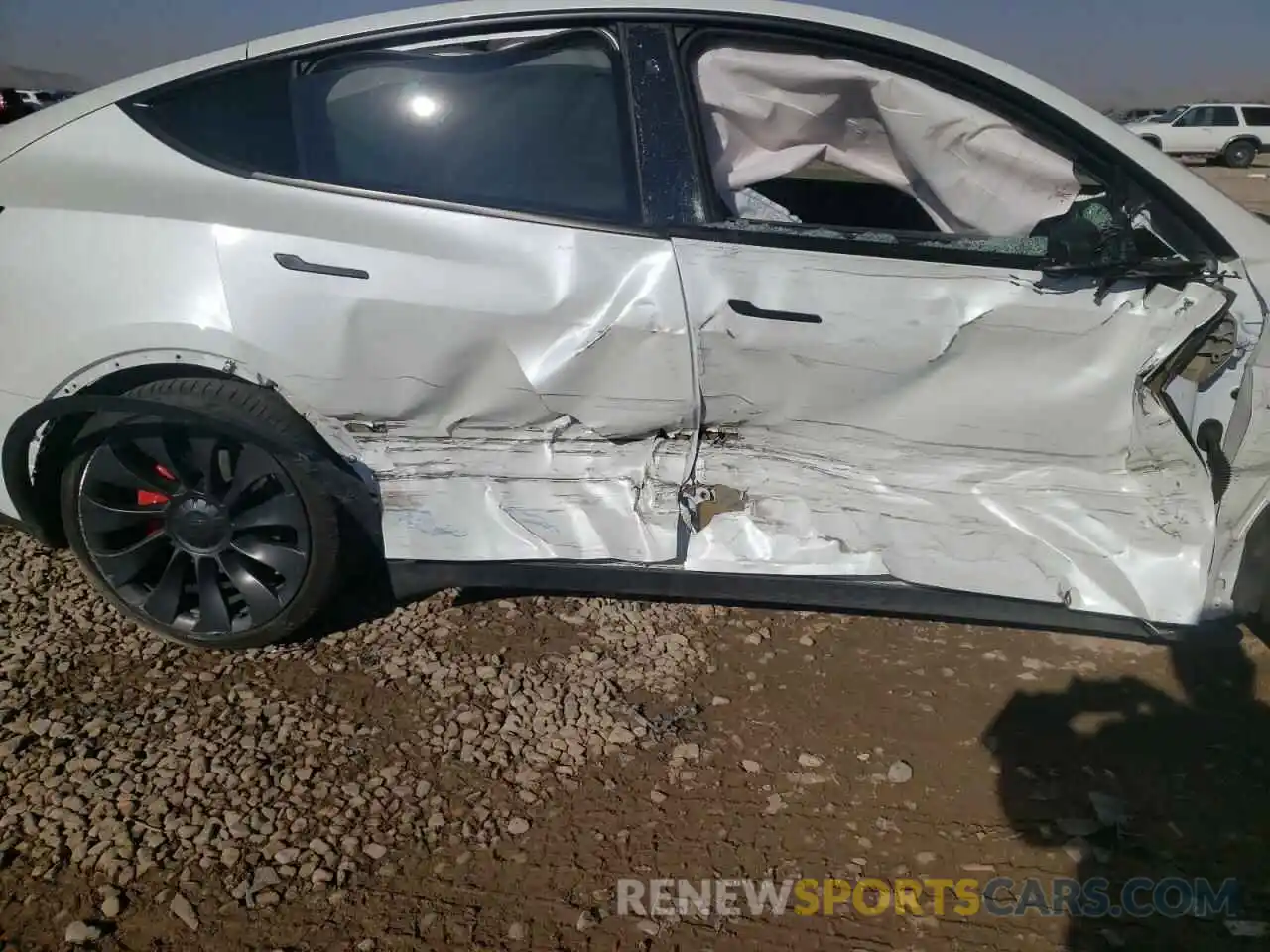 9 Photograph of a damaged car 5YJYGDEF5MF146730 TESLA MODEL Y 2021