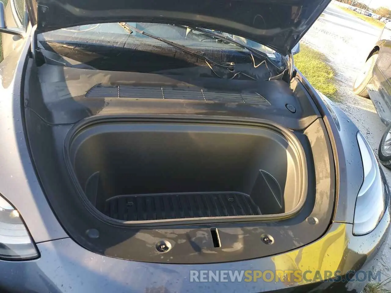 12 Photograph of a damaged car 5YJYGDEF5MF264633 TESLA MODEL Y 2021