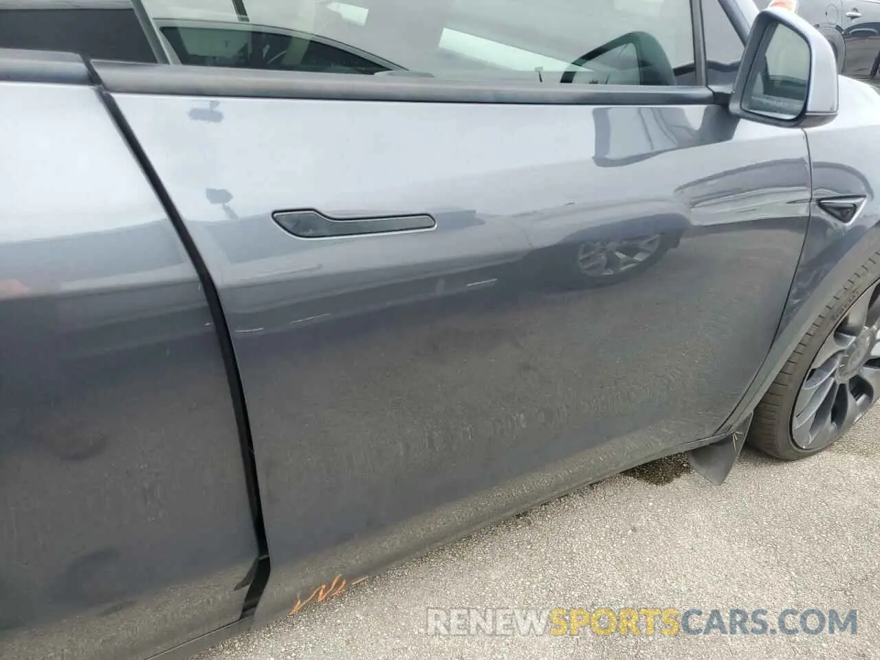 13 Photograph of a damaged car 5YJYGDEF5MF264633 TESLA MODEL Y 2021