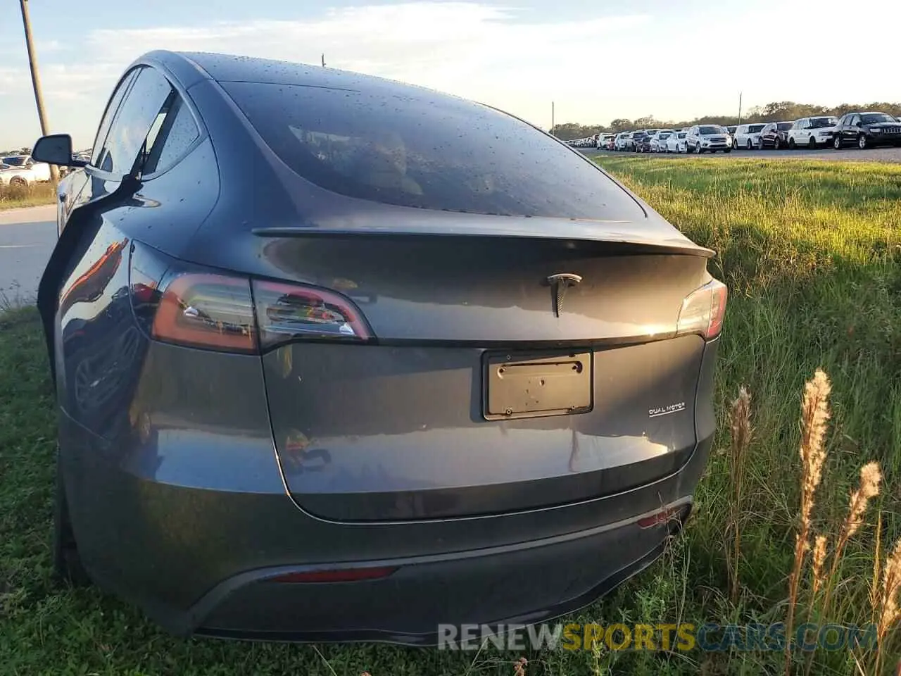 6 Photograph of a damaged car 5YJYGDEF5MF264633 TESLA MODEL Y 2021