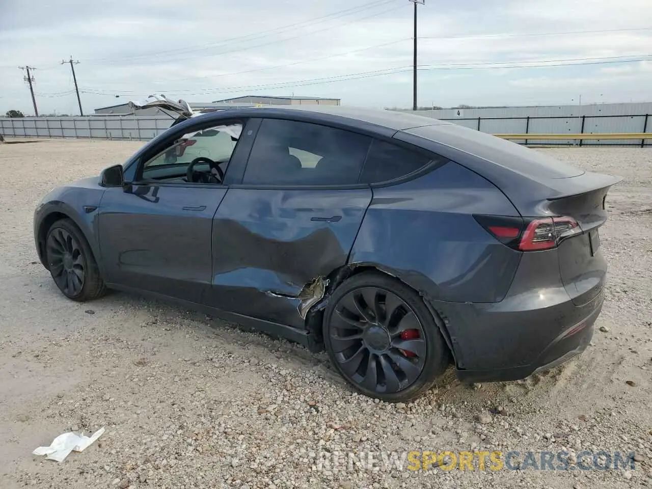 2 Photograph of a damaged car 5YJYGDEF5MF270528 TESLA MODEL Y 2021