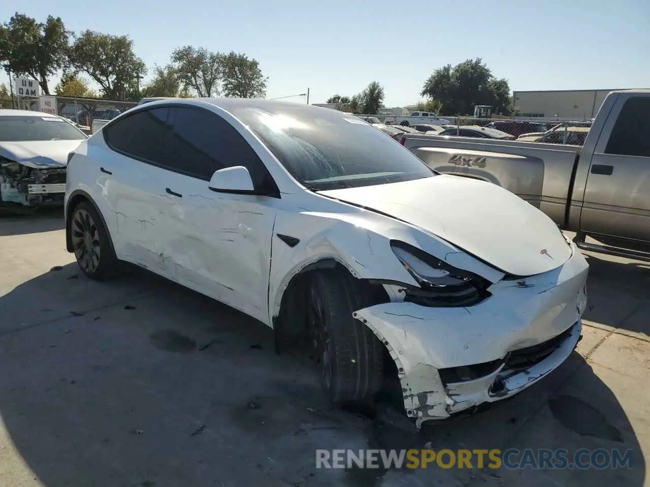 4 Photograph of a damaged car 5YJYGDEF5MF277737 TESLA MODEL Y 2021