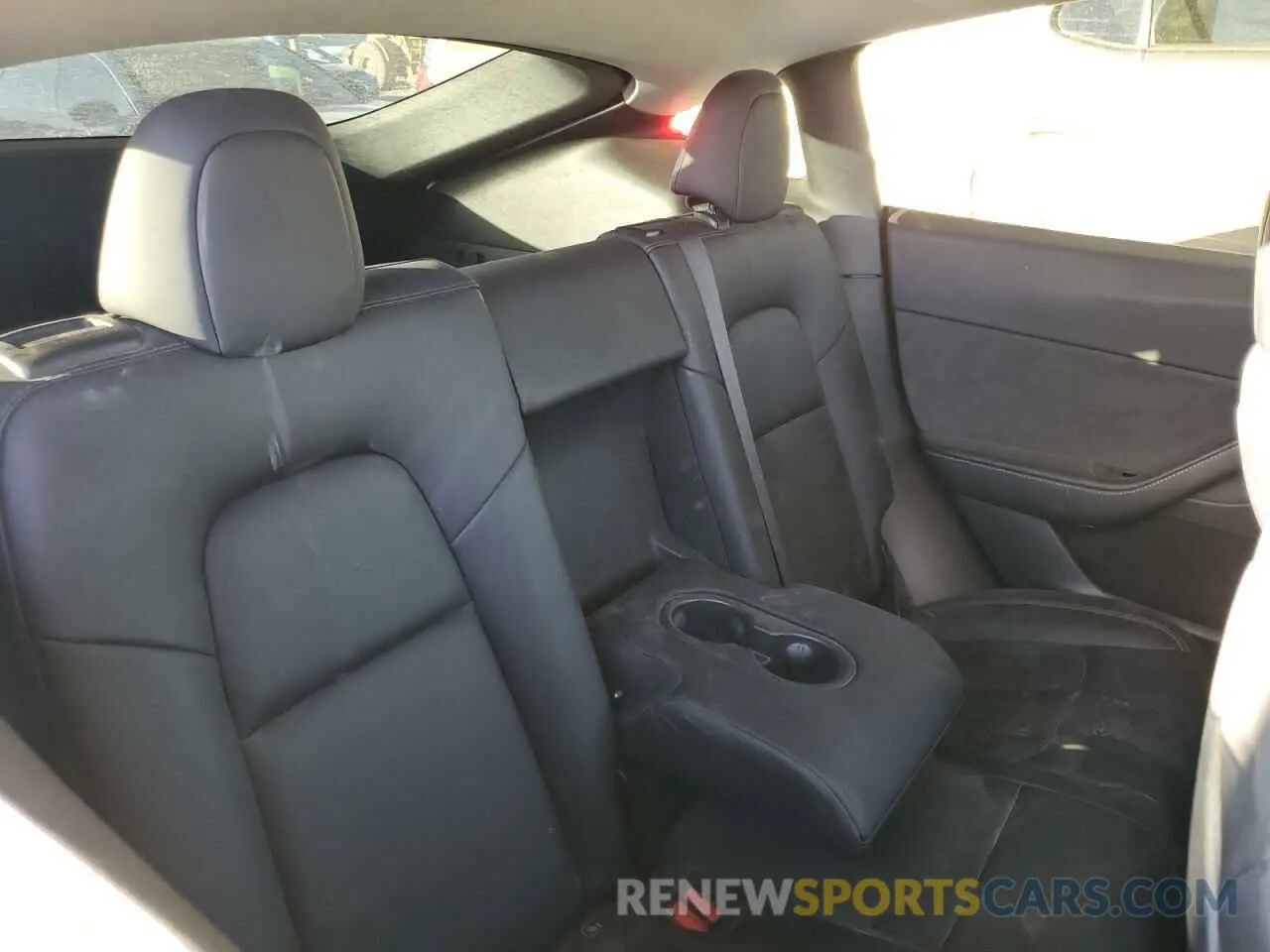 10 Photograph of a damaged car 5YJYGDEF6MF078518 TESLA MODEL Y 2021