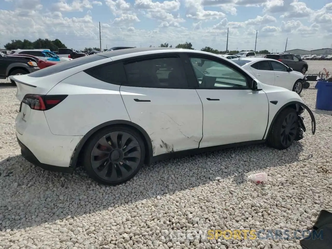 3 Photograph of a damaged car 5YJYGDEF6MF081404 TESLA MODEL Y 2021
