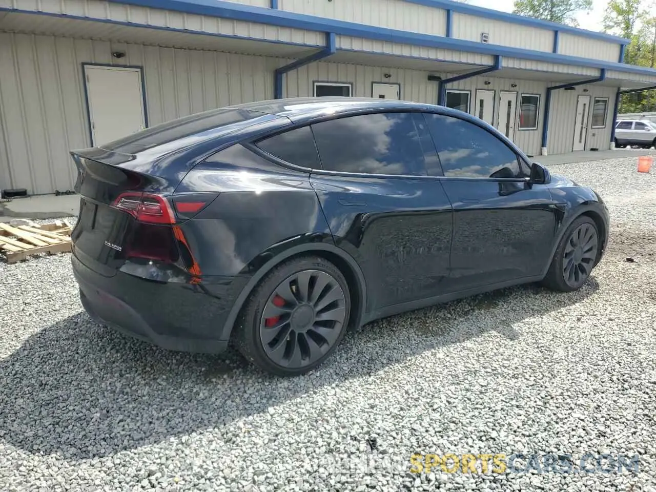 3 Photograph of a damaged car 5YJYGDEF6MF197539 TESLA MODEL Y 2021
