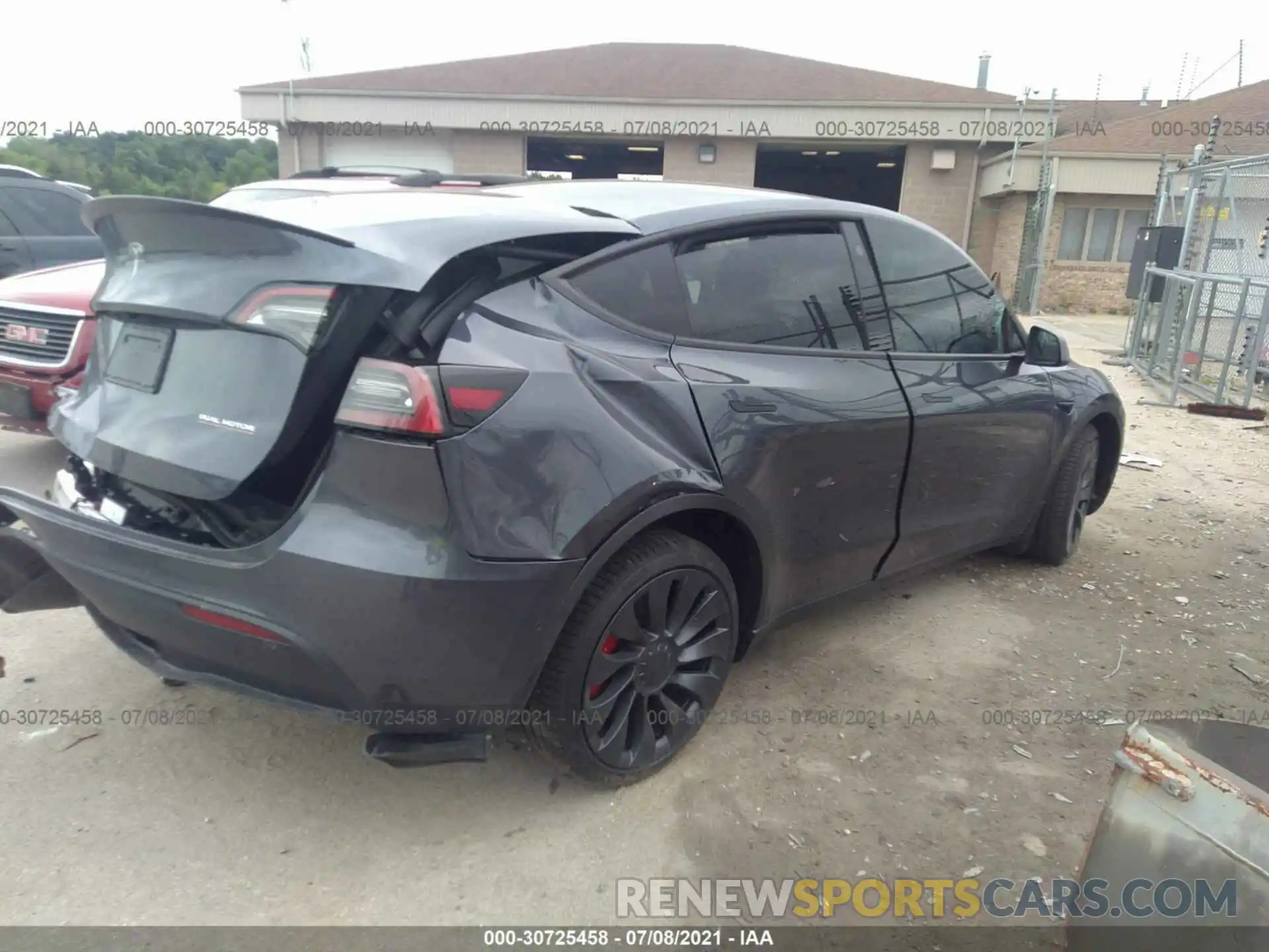 4 Photograph of a damaged car 5YJYGDEF6MF201556 TESLA MODEL Y 2021