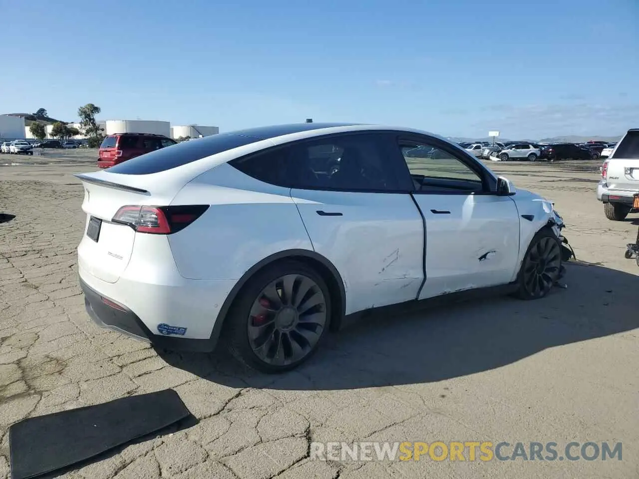 3 Photograph of a damaged car 5YJYGDEF6MF215621 TESLA MODEL Y 2021