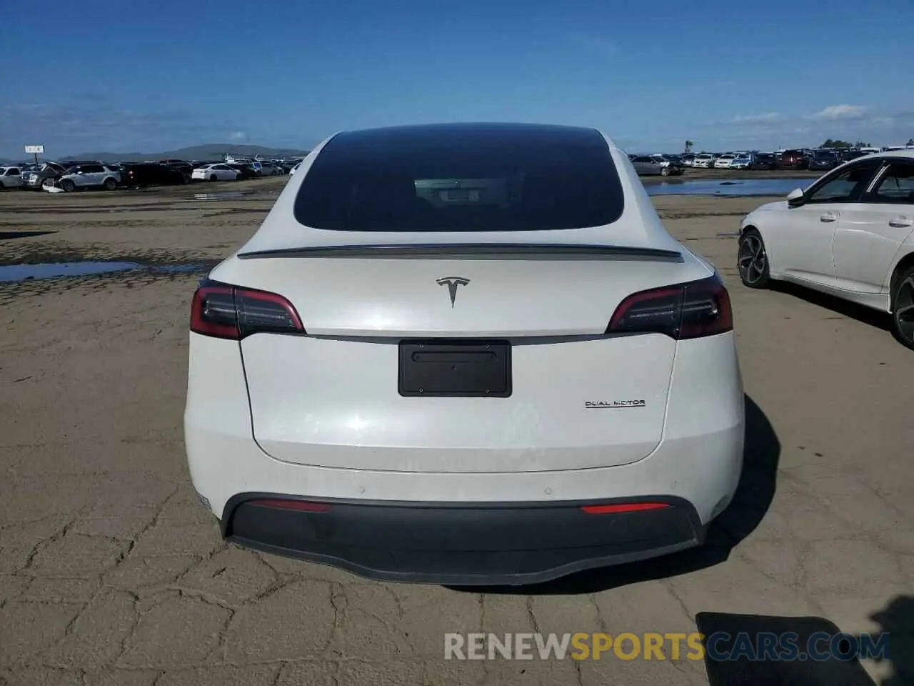 6 Photograph of a damaged car 5YJYGDEF6MF215621 TESLA MODEL Y 2021