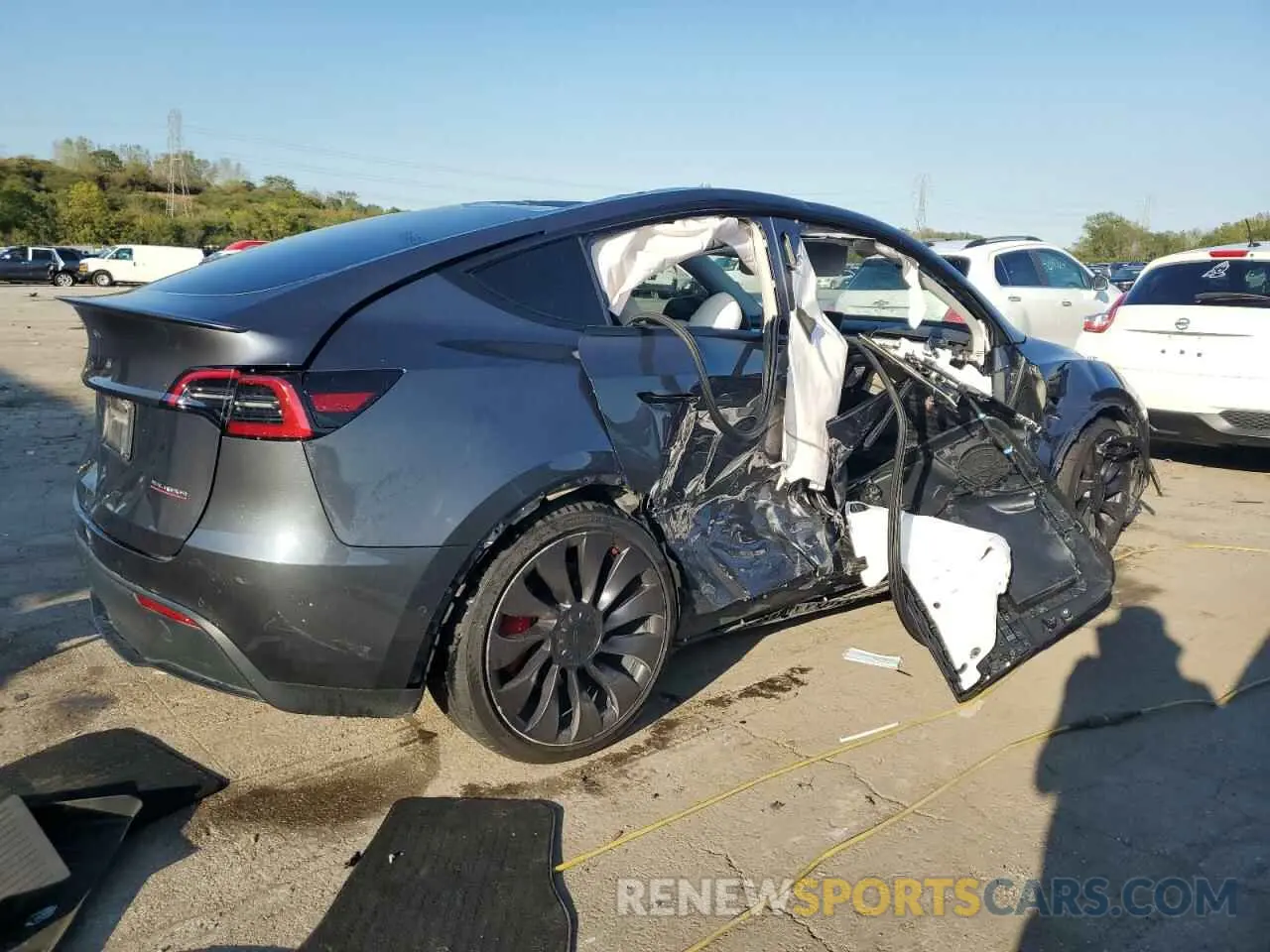 3 Photograph of a damaged car 5YJYGDEF6MF230328 TESLA MODEL Y 2021