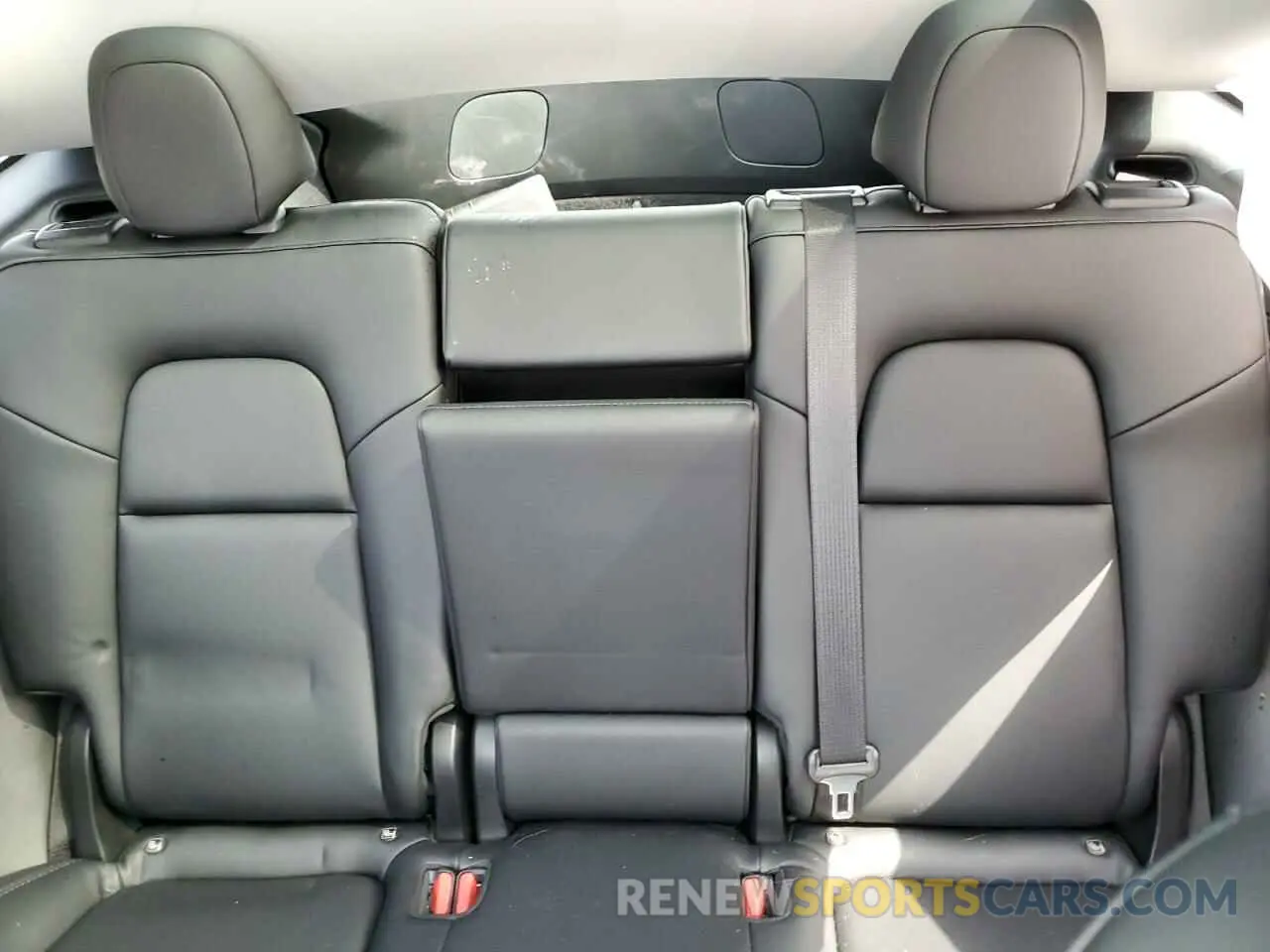 10 Photograph of a damaged car 5YJYGDEF6MF248389 TESLA MODEL Y 2021